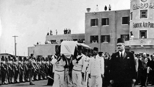 عکس سنگ قبر محمد رضا شاه پهلوی