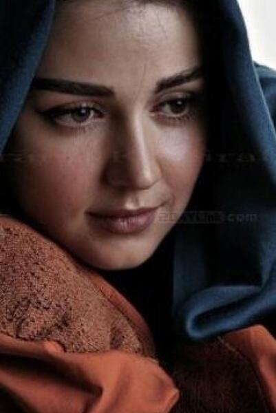 عکس افسانه پاکرو برای تصویر زمینه