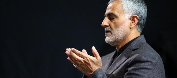 عکس حاج قاسم سلیمانی نماز