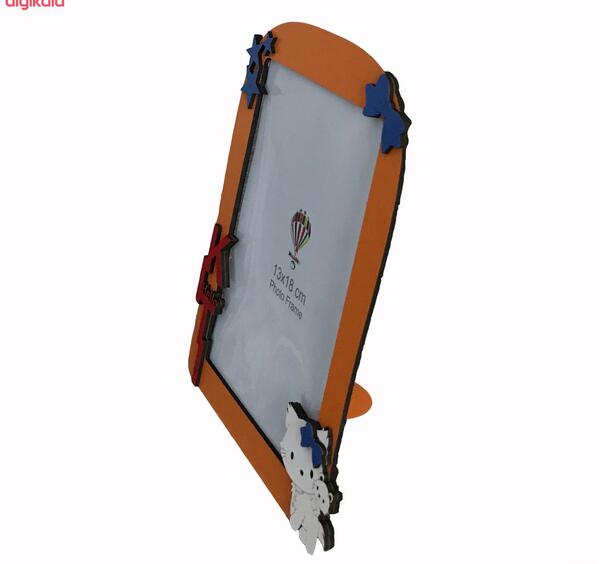 عکس کیتی ایستاده