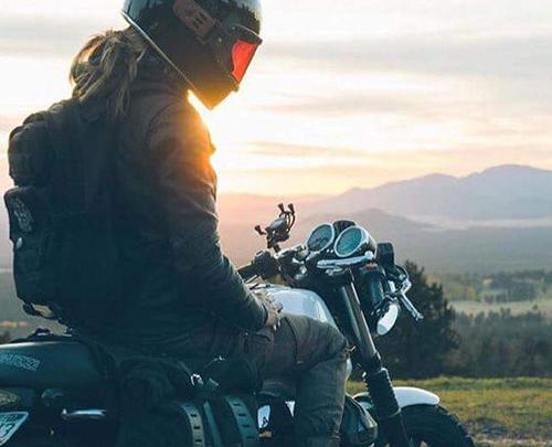 عکس پروفایل دخترونه اسپرت با موتور