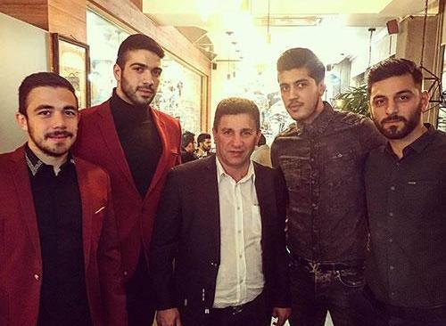 عکس ایستاده پسر قلعه نویی