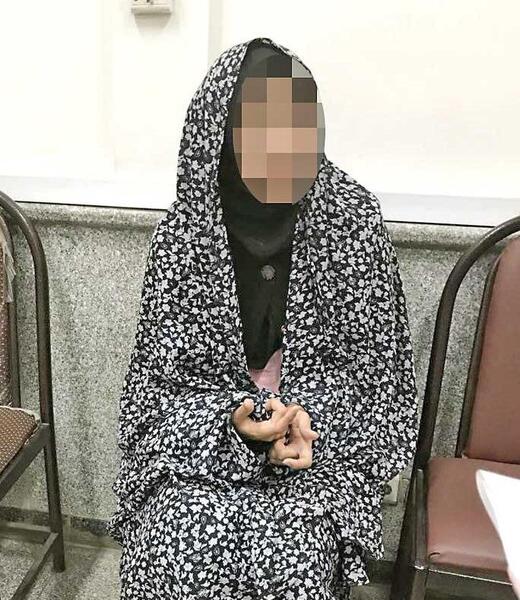 عکس زن چاقو خورده