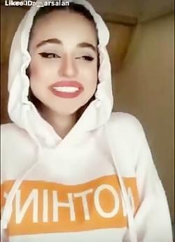 عکس نیکا فلاحی با هودی