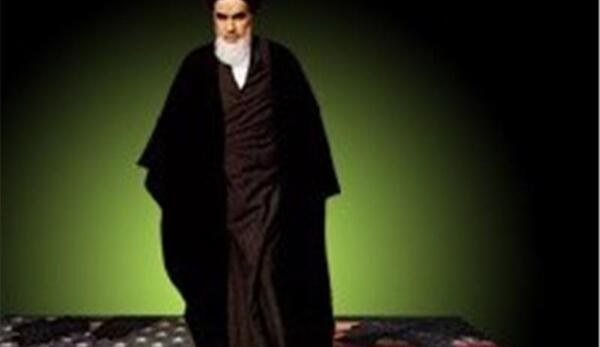 عکس ایستاده خمینی