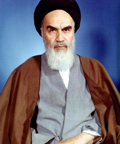 عکس ایستاده خمینی