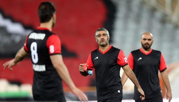 عکس پژمان جمشیدی در لباس پرسپولیس