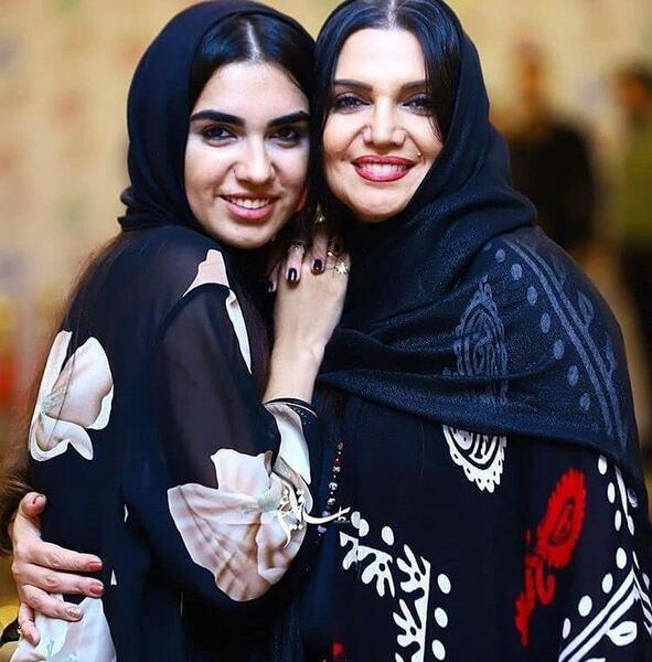 عکس بدون حجاب الهام پاوه نژاد