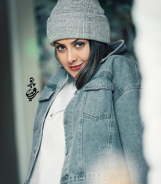 عکس آزاده صمدی بدون روسری