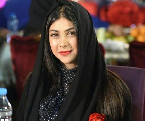 عکس آزاده صمدی بدون روسری