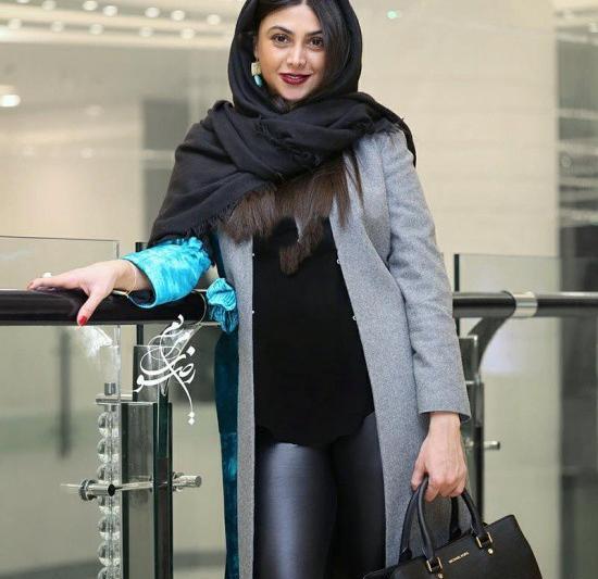 عکس آزاده صمدی بدون روسری