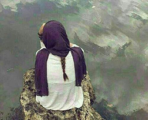عکس پروفایل دختر از پشت نشسته