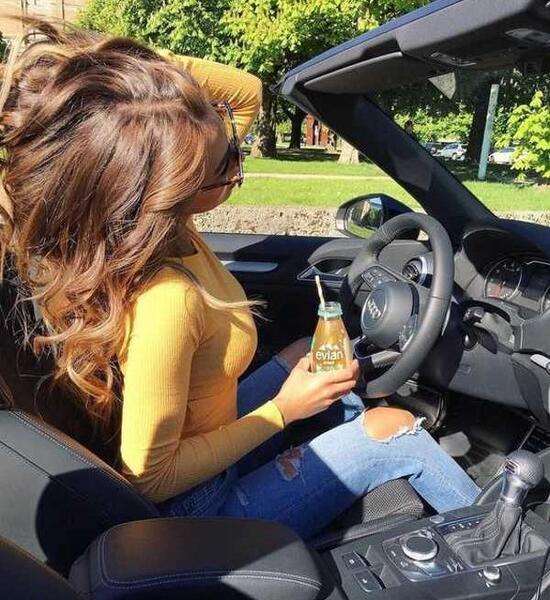 عکس دختر لاکچری پشت ماشین