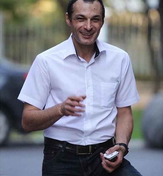 عکس رامین پرچمی و خواهرش