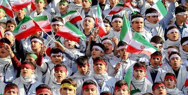عکس ۲۲ بهمن دانش آموزان