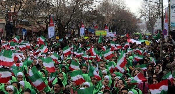 عکس ۲۲ بهمن دانش آموزان