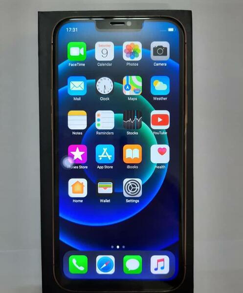 عکس صفحه نمایش ایفون ۱۲