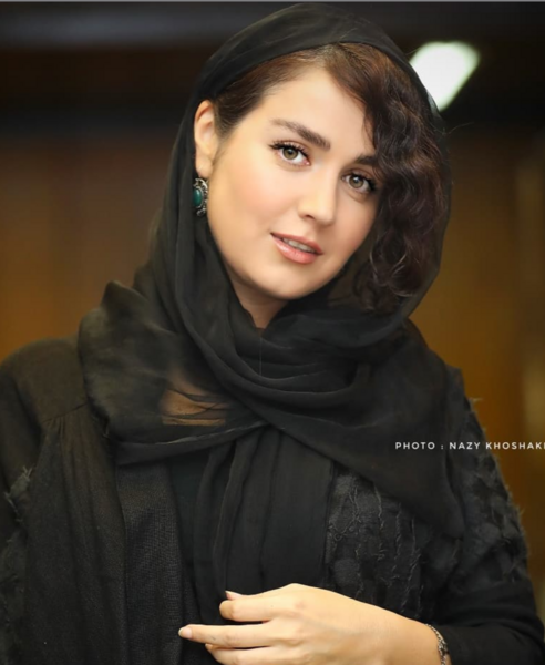 عکس افسانه پاکرو بدون روسری