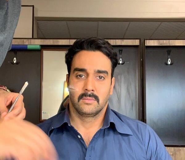 عکس پوریا پورسرخ بدون گریم