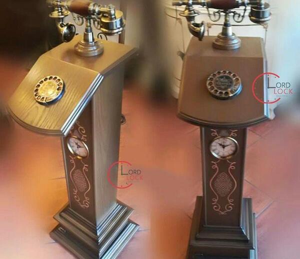 عکس تلفن ایستاده