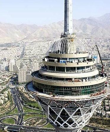 عکس در حال ساخت برج میلاد