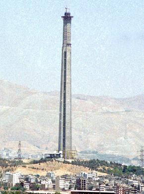 عکس در حال ساخت برج میلاد