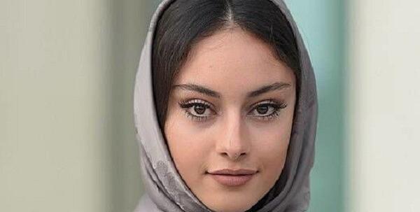 عکس ترلان پروانه با آرایش غلیظ