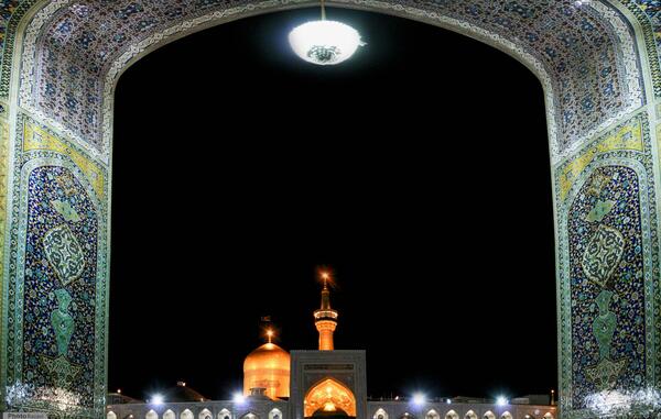 عکس دختر چادری در صحن امام رضا