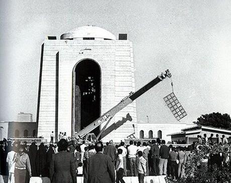 عکس سنگ قبر اشرف پهلوی
