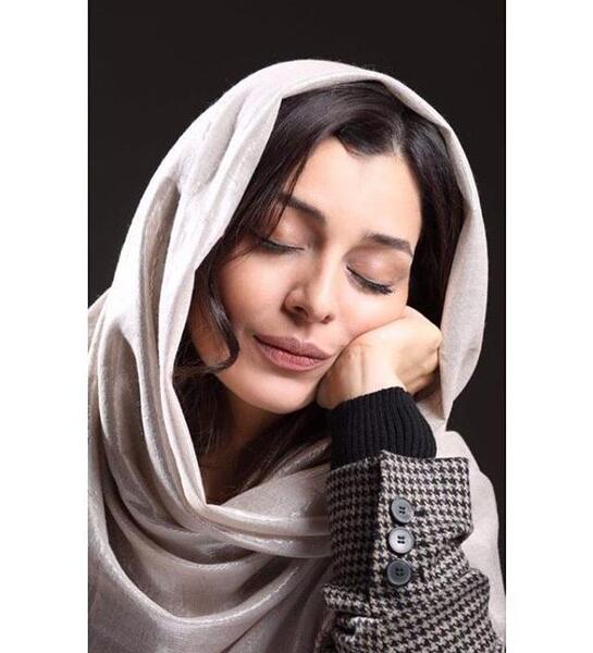 عکس ساره بیات چند سالشه
