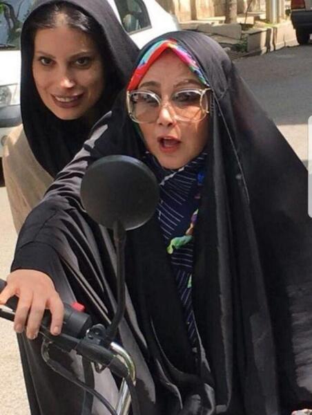 عکس بهنوش بختیاری با شلوار کوتاه
