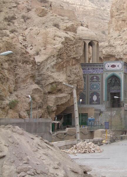 عکس داخل غار بی بی حکیمه