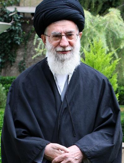 عکس ایستاده حضرت آقا