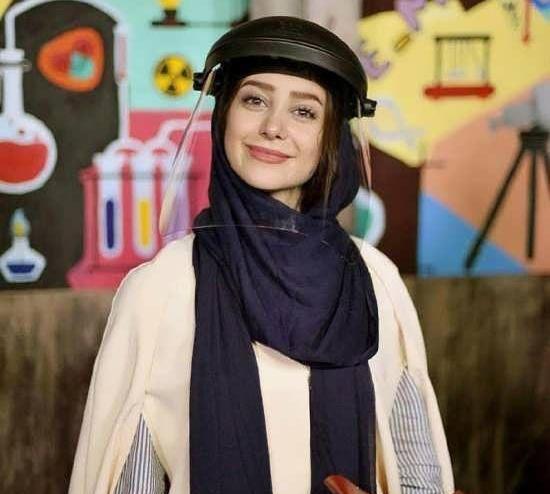 عکس الناز حبیبی در کنار بازیگران