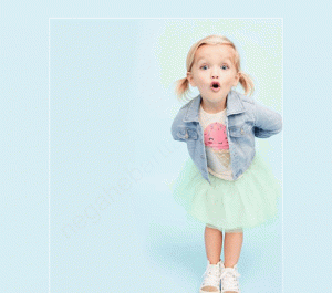 عکس ایستاده بچه