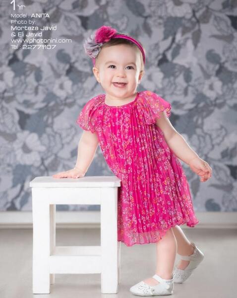 عکس ایستاده بچه
