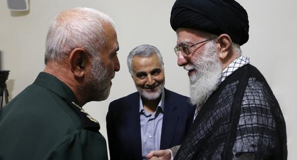 عکس سردار سلیمانی همراه رهبر انقلاب