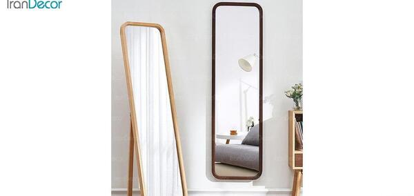 عکس آینه ایستاده