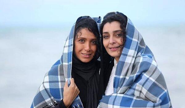 عکس لب ساره بیات