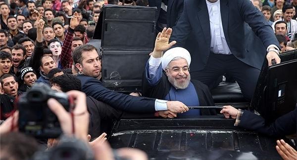 عکس ماشین ضد گلوله روحانی