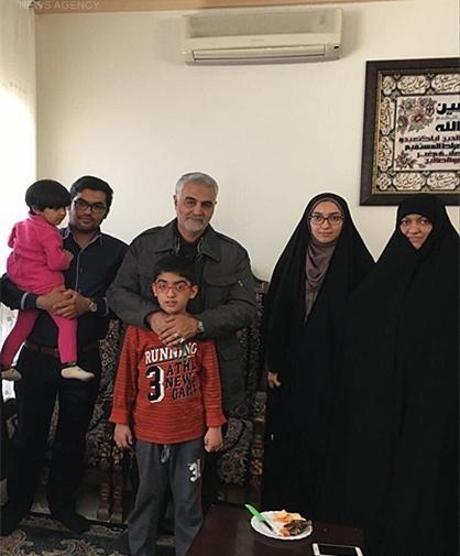 عکس زن و بچه جعفر دهقان
