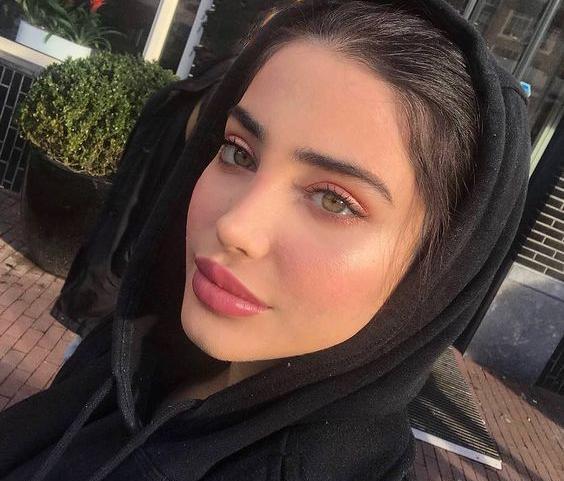 عکس فیک دختر چشم مشکی