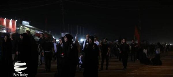 عکس پیاده روی در شب