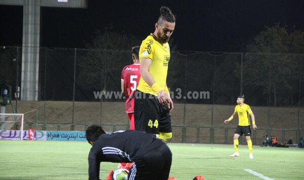 عکس نفس فروزان