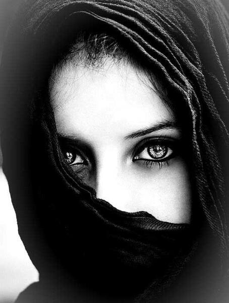 عکس پروفایل سیاه و سفید دخترانه