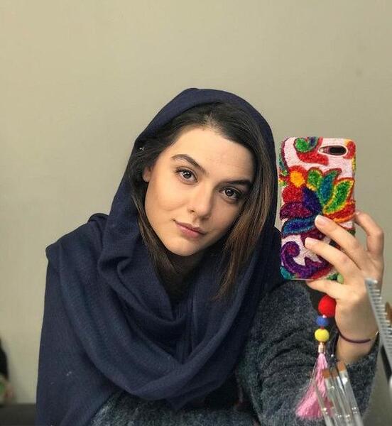 عکس دنیا مدنی دختر رویا تیموریان