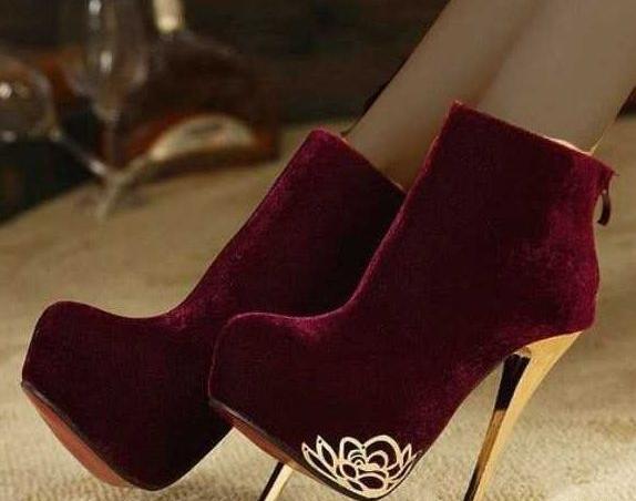 عکس کفش پاشنه بلند زرشکی