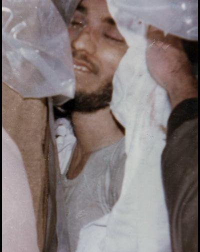 عکس شهید در حال خنده