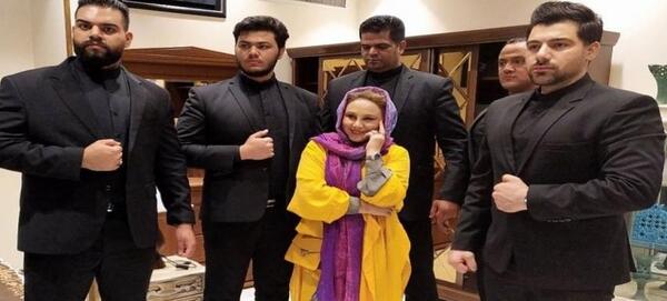 عکس بهنوش بختیاری با بادیگاردهایش