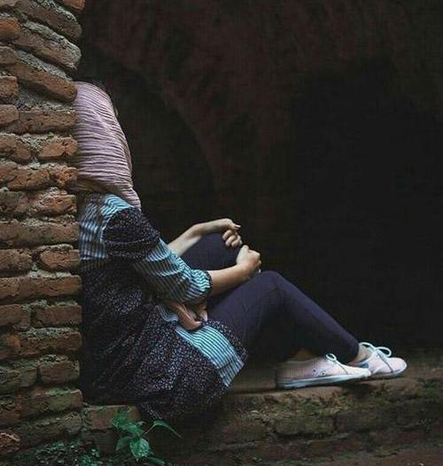 عکس دختر خاص غمگین